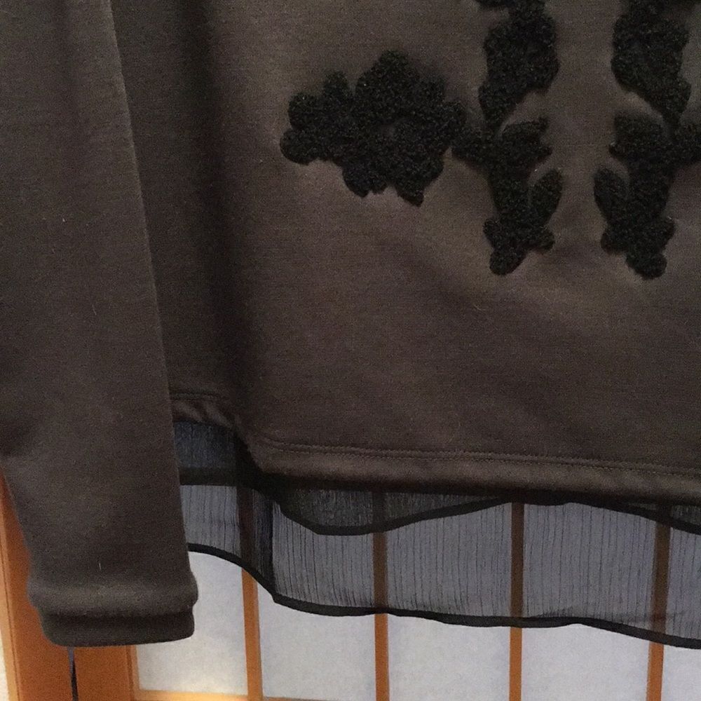 3/$20 Simply Vera by Vera Wang L/S Top - Picture 4 of 8